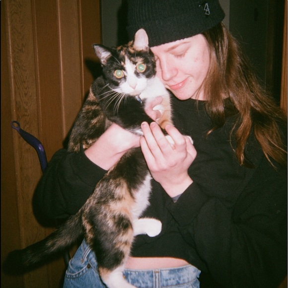 Meet your Posher, Allison - Picture 1 of 1